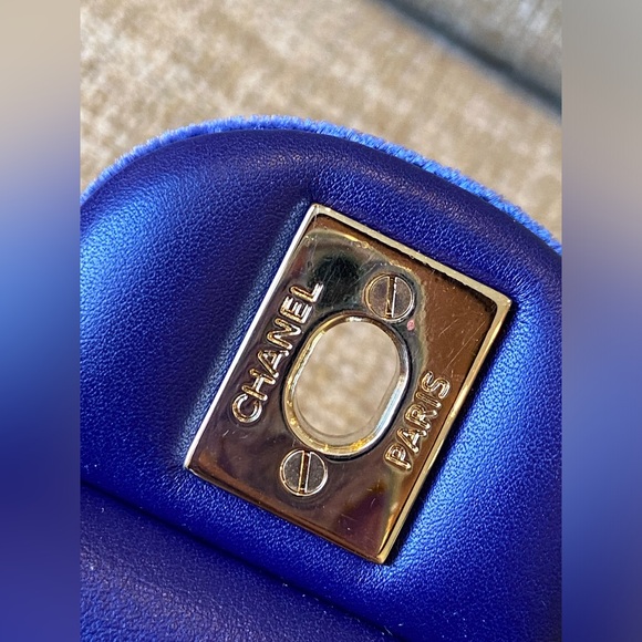 AUTH CHANEL VELVET VELOUR BLUE WITH GOLD HW CLASSIC DOUBLE FLAP CHAIN BAG m/l - Picture 8 of 16